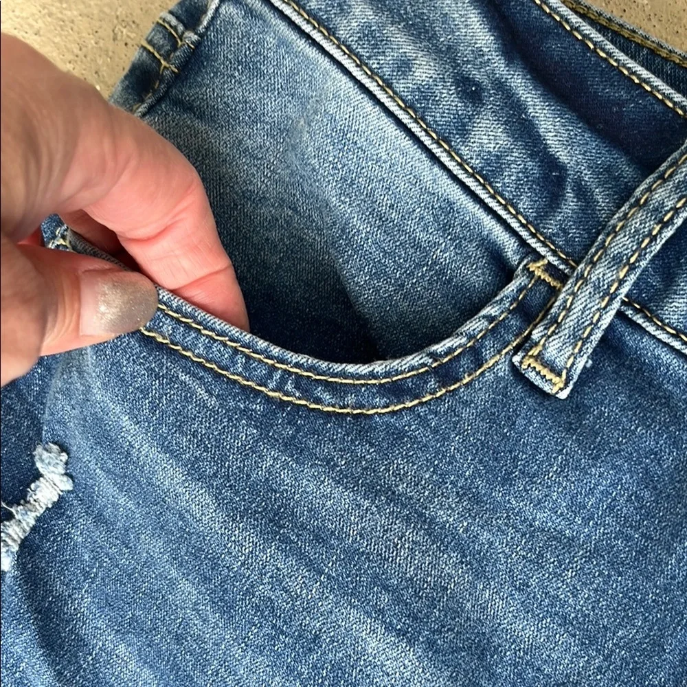 New SO super high-rise ultimate jegging with Modern Distressing - Picture 6 of 16